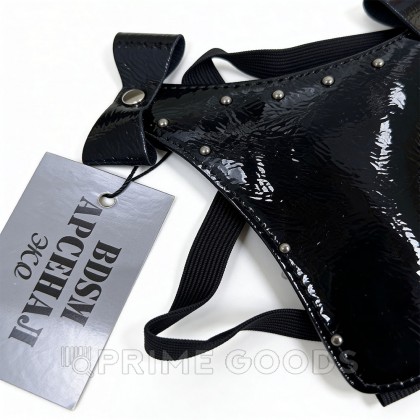 Стринги из эко-кожи лаковые с бантиками от sex shop primegoods фото 2