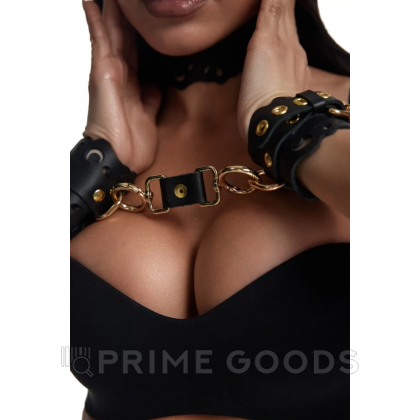 Наручники из черной кожи с узорами и золотой фурнитурой - primegoods.kz фото 2 Наручники из черной кожи с узорами и золотой фурнитурой от sex shop primegoods фото 2