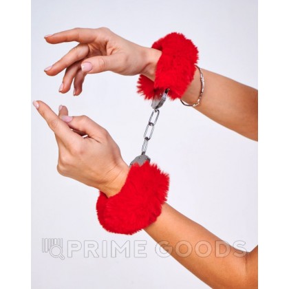 Шикарные наручники с пушистым красным мехом (Be Mine) от sex shop primegoods фото 2